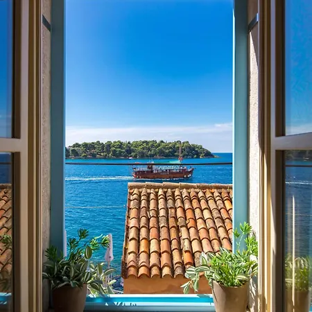 Natascha's Beachfront Διαμέρισμα *
