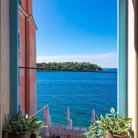 Διαμέρισμα Natascha's Beachfront *
